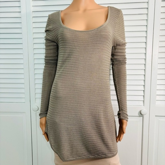 2/$50 EXPRESS Tan Semi Sheer Asymmetrical Hem Long Sleeve Shirt Size Large - Picture 1 of 7